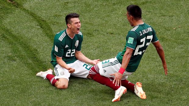 Hirving Lozano celebra su tanto a Alemania