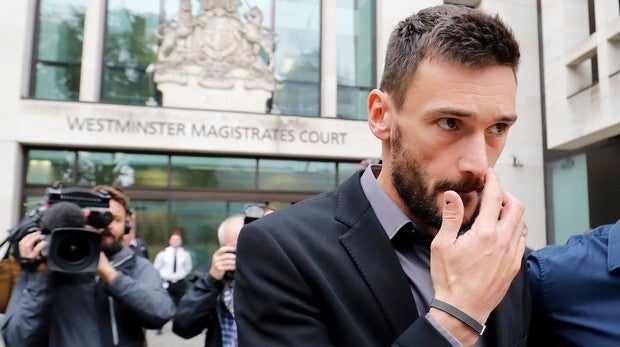 Hugo Lloris, a la salida de los juzgados de Londres
