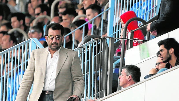 Al Thani en uno de los partidos del Málaga