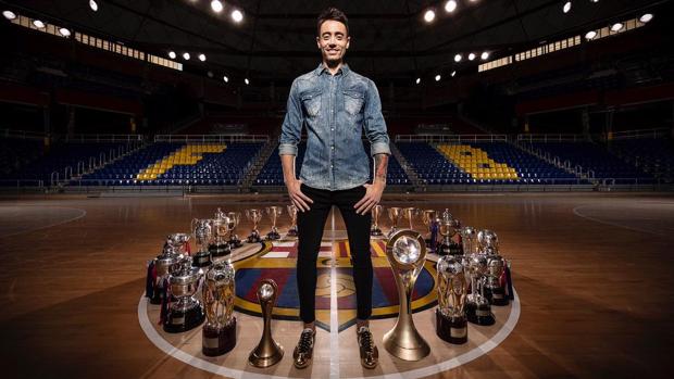 Paco Sedano, con los títulos conquistados en el Barça