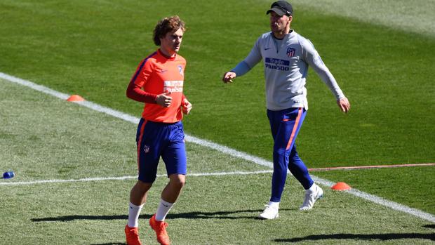 Griezmann y Simeone, en el entrenamiento del Atlético de este vierne