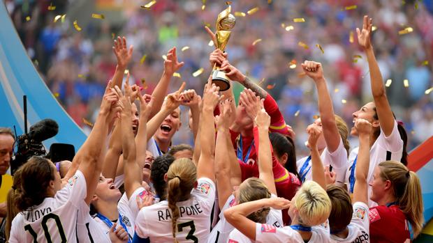 Las futbolistas de Estados Unidos festejan el Mundial de 2015