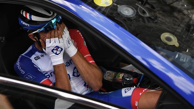 Pinot, desolado en el coche de su equipo
