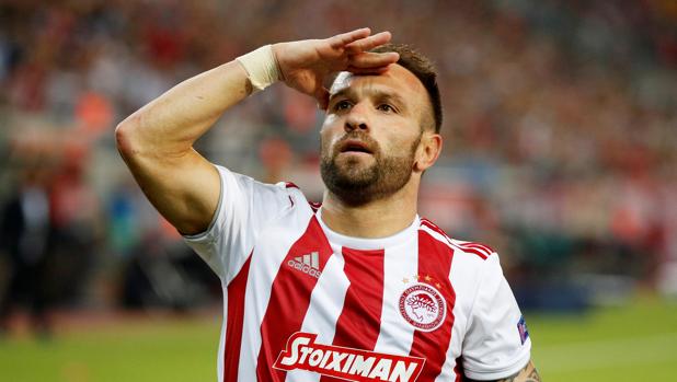 Valbuena celebrando el empate a dos