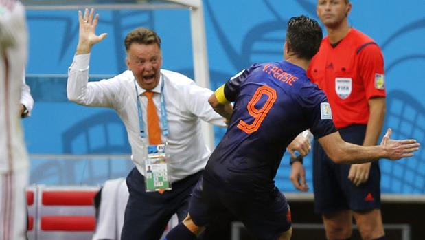 Van Persie desvela que Van Gaal le abofeteó en el Mundial de 2014