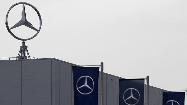 Daimler AG siguió utilizando el gas refrigerante R-134a