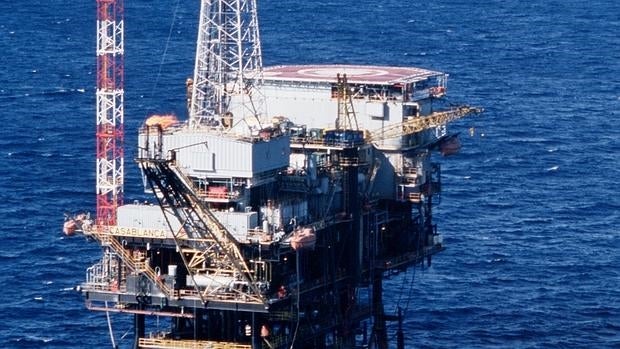 Plataforma Casablanca, de Repsol, frente a las costas de Tarragona