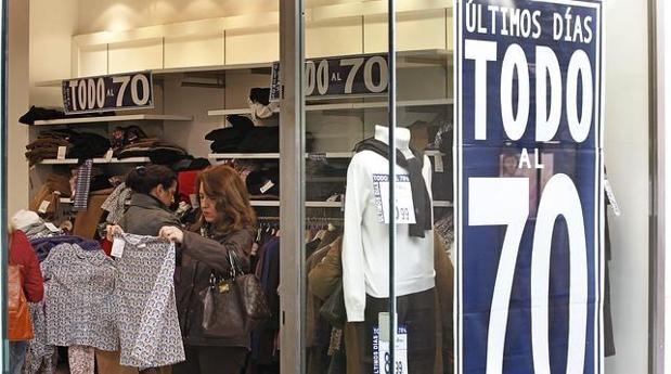 Los pequeños comerciantes cuestionan el efecto de las rebajas