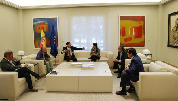 Primera toma de contacto entre los agentes sociales y el nuevo presidente del Gobierno, Pedro Sánchez