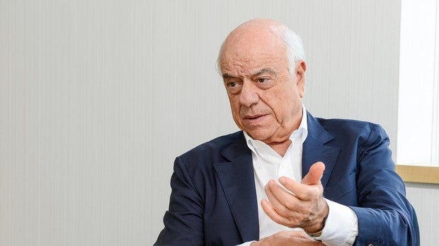 El presidente de BBVA, Francisco González, durante la entrevista con ABC