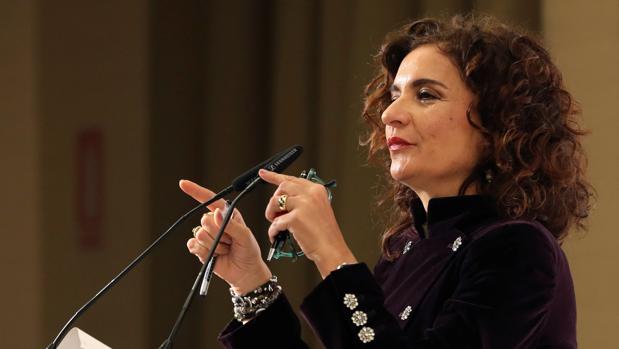 Montero asegura que el Gobierno cuenta con «plan» por si el Supremo decide a favor de los consumidores