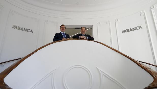 Juan Carlos Escotet, presidente de Abanca, junto a Francisco Botas, consejero delegado