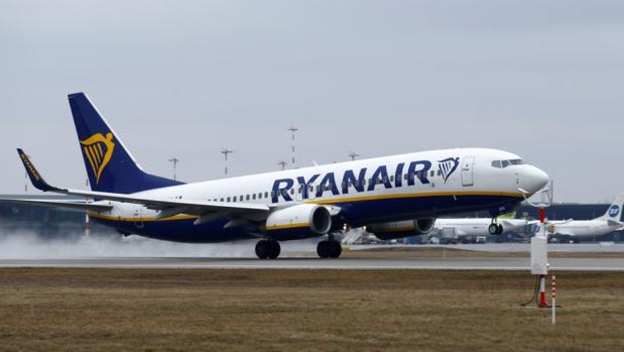 Spanish Unions Of Cabin Crew And Ryanair Today Try To Avoid The Strike 