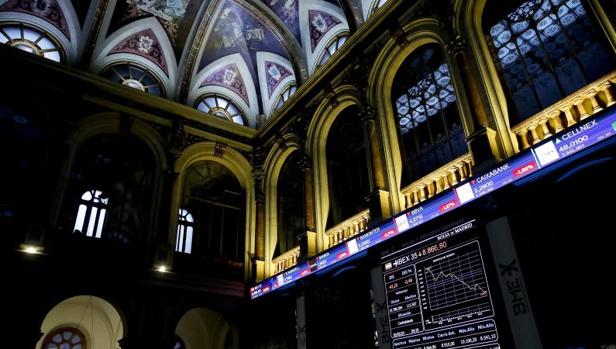 El Ibex 35 se deja un 2,55% y cae a mínimos de los últimos siete meses