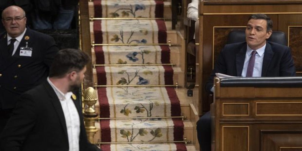 Sánchez pacta con los independentistas catalanes subir los impuestos a Madrid