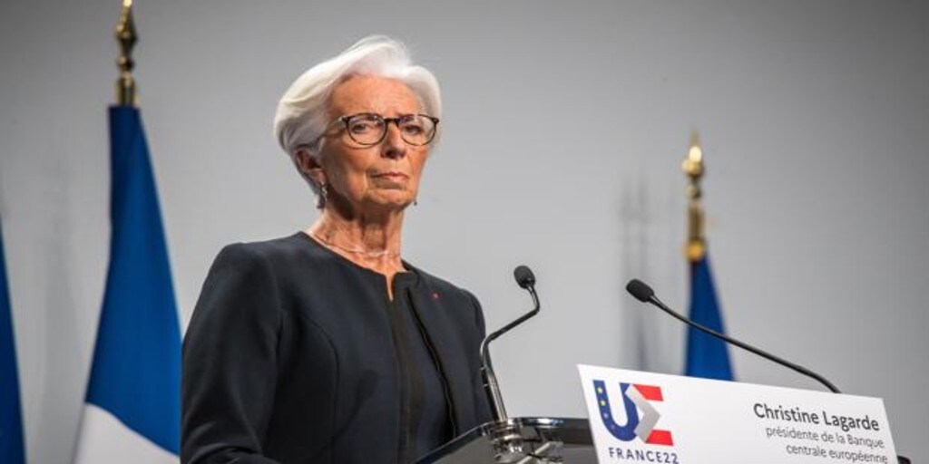 Lagarde dresses up as Draghi and promises to do "everything necessary" for economic stability