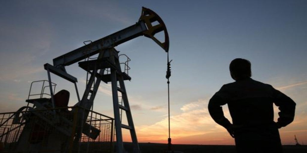 Oil falls below 100 dollars a barrel, the level it had before the Ukraine war