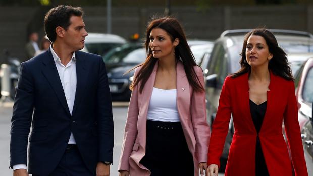 Albert Rivera, junto a Lorena Roldán e Inés Arrimadas