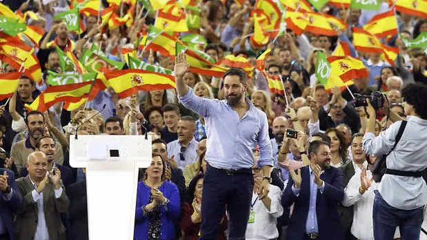 El presidente de Vox, Santiago Abascal, el domingo en el mitin de Granada