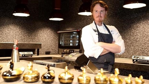 El Grant Achatz, ayer, en su restaurante efímero del hotel Eurobuilding