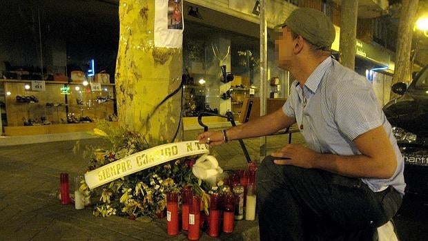 Homenaje en los bajos de Azca a un joven pandillero asesinado en 2009