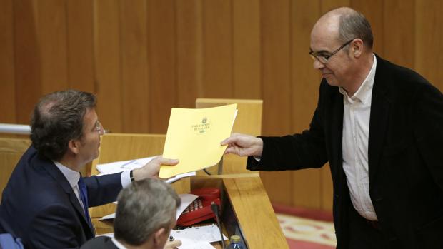 Feijóo y Jorquera durante un pleno en el Parlamento