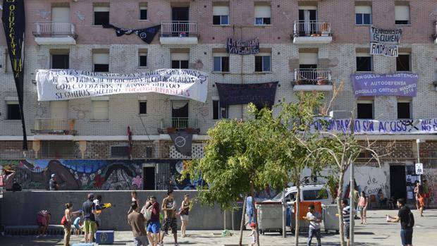 La casa ocupada La Quimera, en la plaza Nelson Mandela, en Madrid
