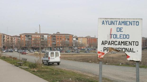 El aparcamiento (en la imagen en 2005) lleva años de forma provisional en Santa Teresa