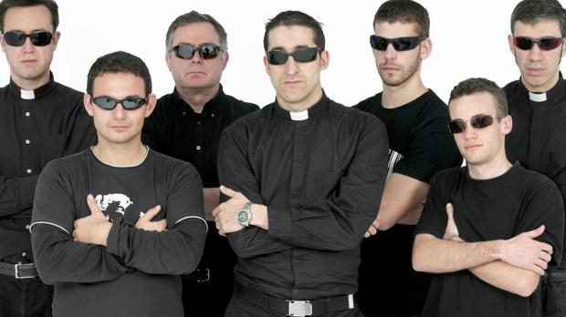 Los «Curas rokeros»