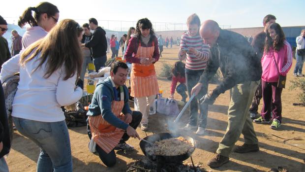 El Concurso de Migas forma parte del programa navideño de Urda