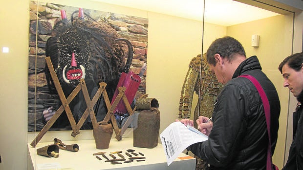 La exposición de Sinaga permanecerá en el Etnográfico hasta abril