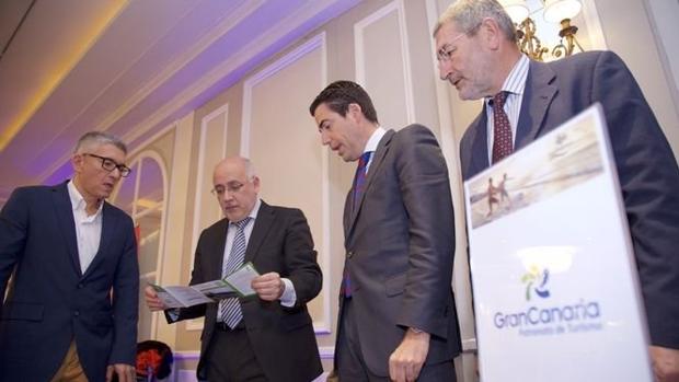 El presidente de Gran Canaria, Antonio Morales, el pasado enero en Fitur antes de una reunión con Norwegian