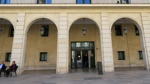 Fachada de la Audiencia Provincial de Alicante