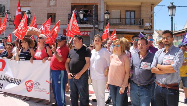 Representantes socialistas, en la manifestación de este sábado