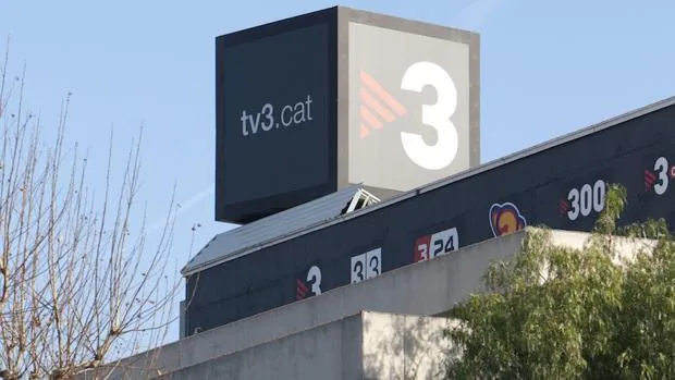 Tertulianos de TV3 y Catalunya Ràdio: «Son medios de agitación política»