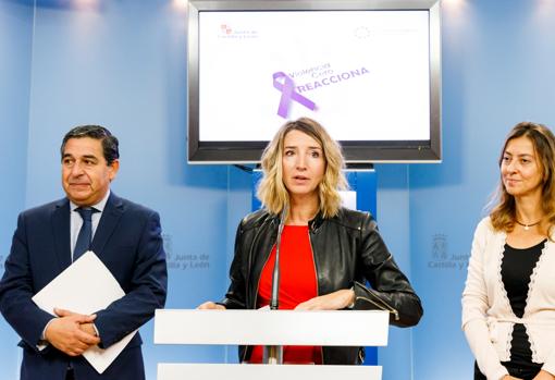 La consejera de Familia de Castilla y León, Alicia García, durante la presentación del servicio