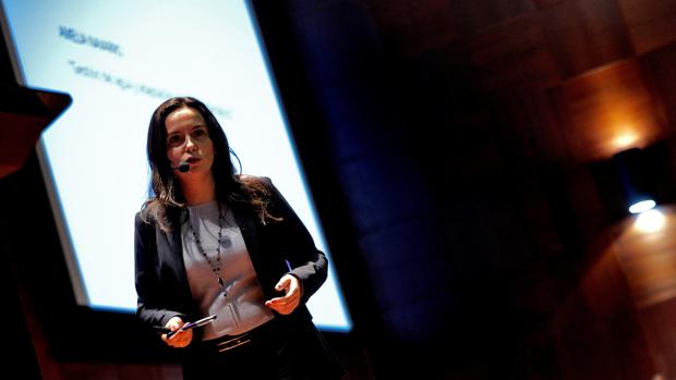 La directora de Desarrollo Sostenible de Hidraqua, Amelia Navarro, imparte en el congreso Ecofòrum una ponencia sobre las principales tecnologías para la gestión sostenible de las ciudades