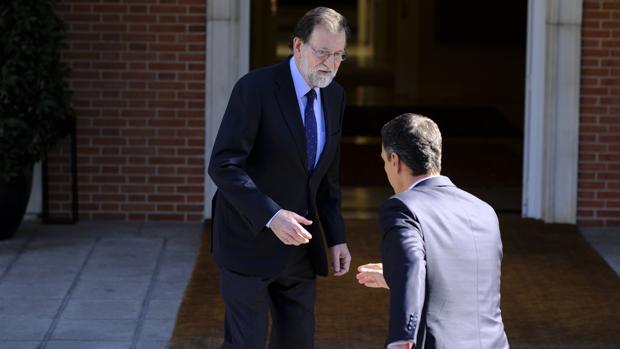 Rajoy y Sánchez, en el encuentro que tuvieron en La Moncloa el 2 de octubre