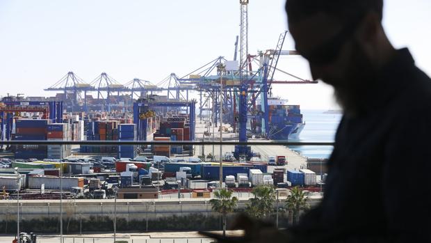 Imagen de las instalaciones del puerto de Valencia
