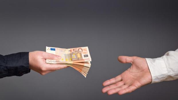 Solicitaban créditos bancarios usando la documentación de sus víctimas
