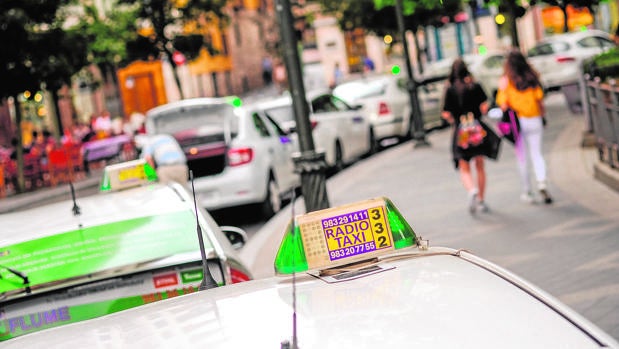 Una parada de taxis en la ciudad de Valladolid