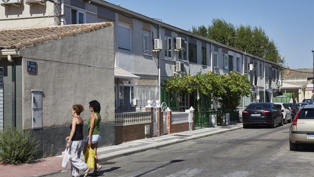Calle del Párroco Don Luis, una de las más problemáticas del barrio de Perales del Río