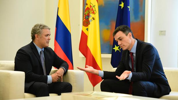 Sänchez recibe al presidente de Colombia, Ivan Duque, antes de la toma de posesión en La Moncloa