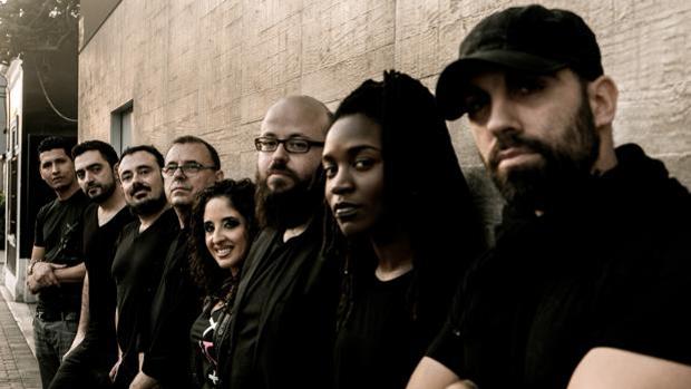 Los integrantes del grupo «Patax» que abre este jueves el festival