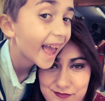 Ana, Sánchez con su hijo Antonio, de 7 años
