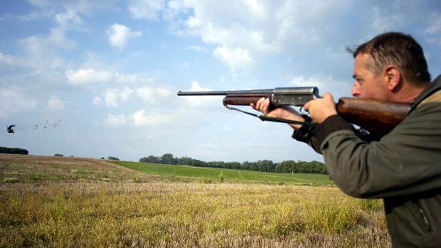 Dos Cazadores Detenidos Por Poner Cebos Envenedados Que Podrian Matar A Mas De Un Millar De Personas