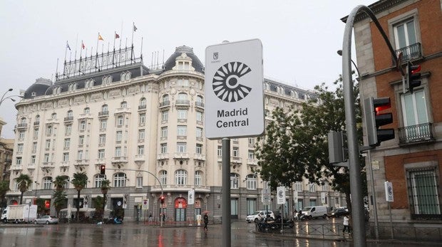 Indicadores que marcan el área de Madrid Central
