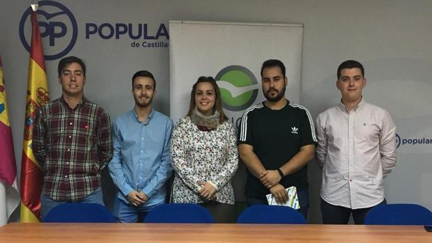 El vicesecretario de Organización, Enrique Gamero, junto a Jesús Heras, Verónica López y Borja Sánchez-Heredero
