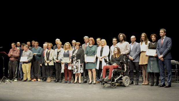 Todos los premiados con el vicealcalde, José Pablo Sabrido