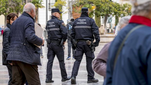 Imagen de archivo de agentes de Policía en Valencia